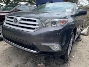 Toyota Highlander Limited 3.5l 4WD 2013 Gray
