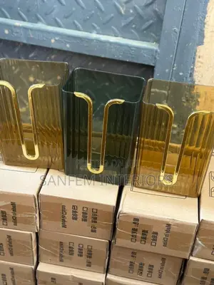 Acrylic Tissue Holder