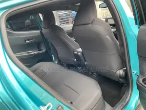 Toyota C-HR XLE Prermium FWD (2.0L 4cyl 2AM) 2018 Teal