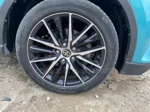 Toyota C-HR XLE Prermium FWD (2.0L 4cyl 2AM) 2018 Teal