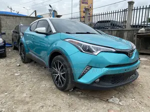 Toyota C-HR XLE Prermium FWD (2.0L 4cyl 2AM) 2018 Teal