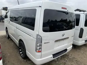 Toyota HiAce 2015 White