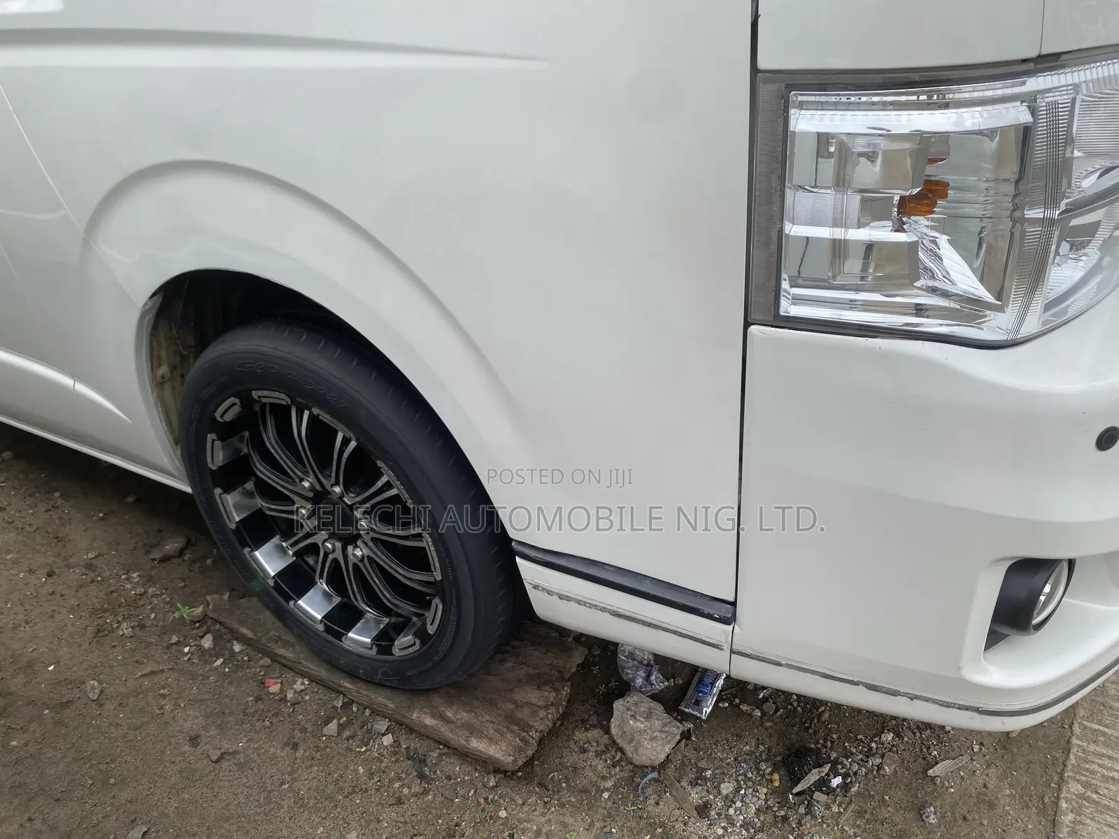 Toyota HiAce 2015 White