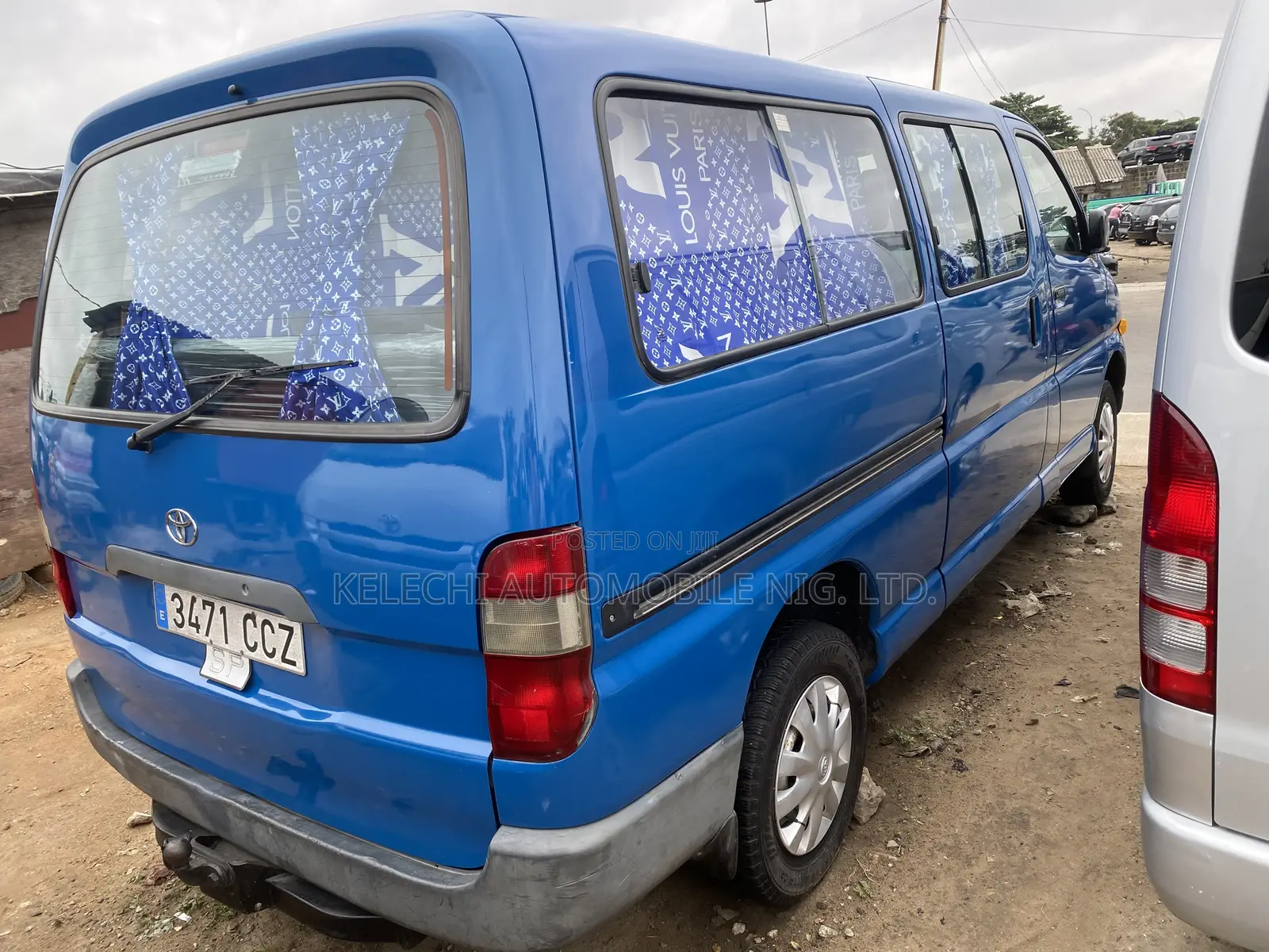 Toyota HiAce 2005 Blue