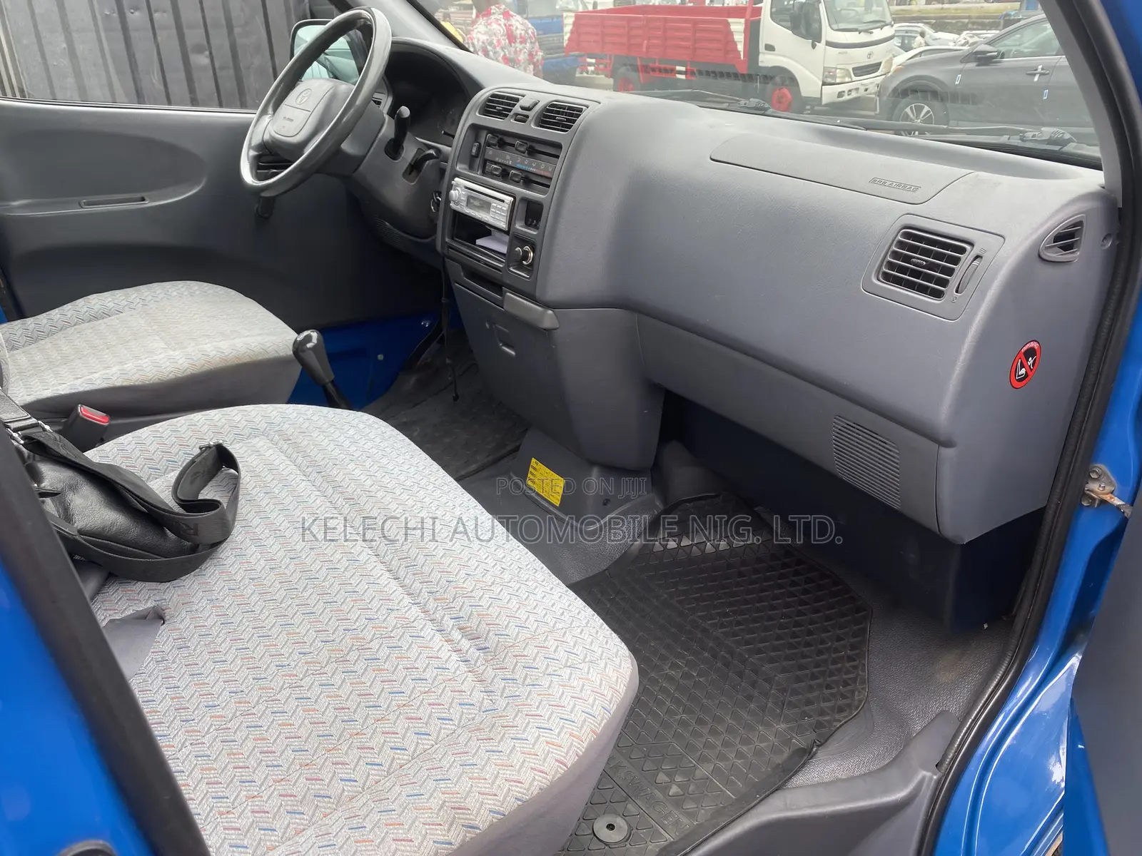 Toyota HiAce 2005 Blue