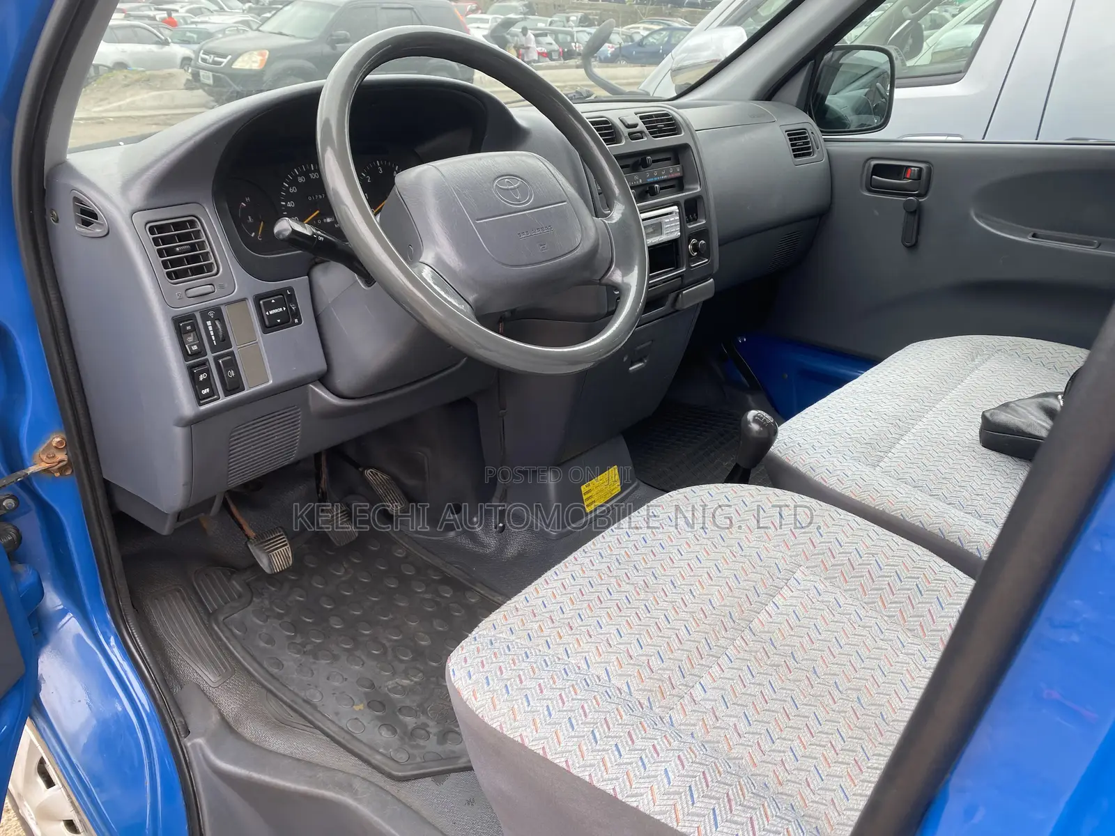 Toyota HiAce 2005 Blue