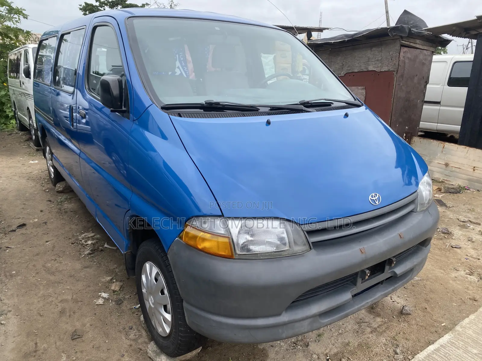 Toyota HiAce 2005 Blue