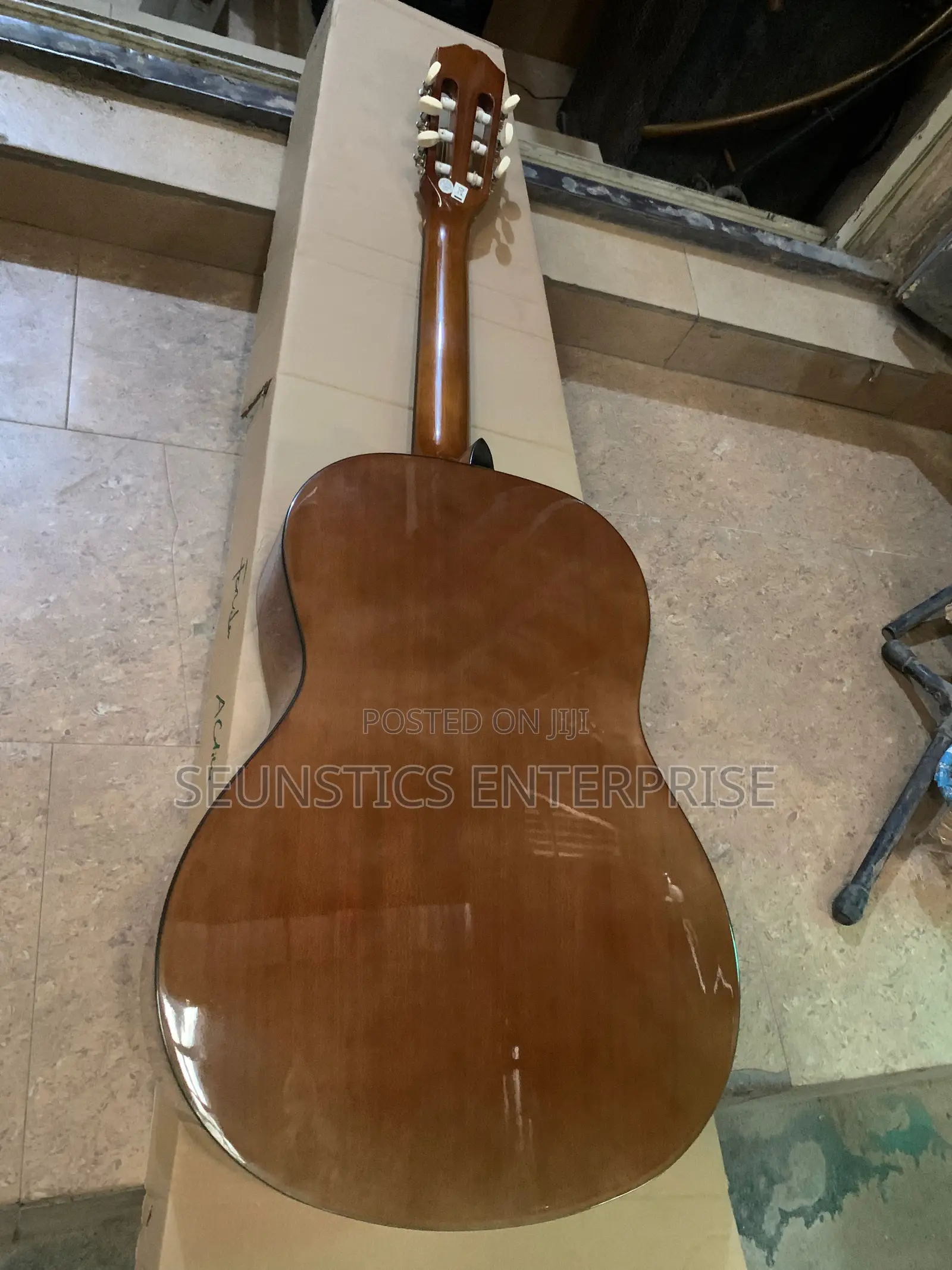 Quality Epiphone Pro 1 Classic AN Classical Guitar