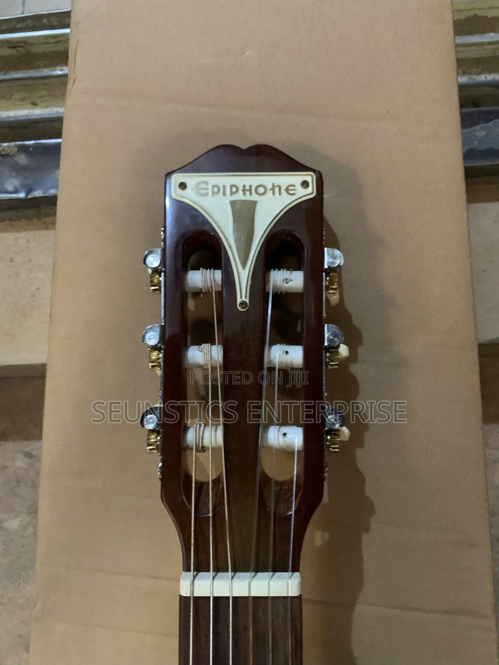 Quality Epiphone Pro 1 Classic AN Classical Guitar