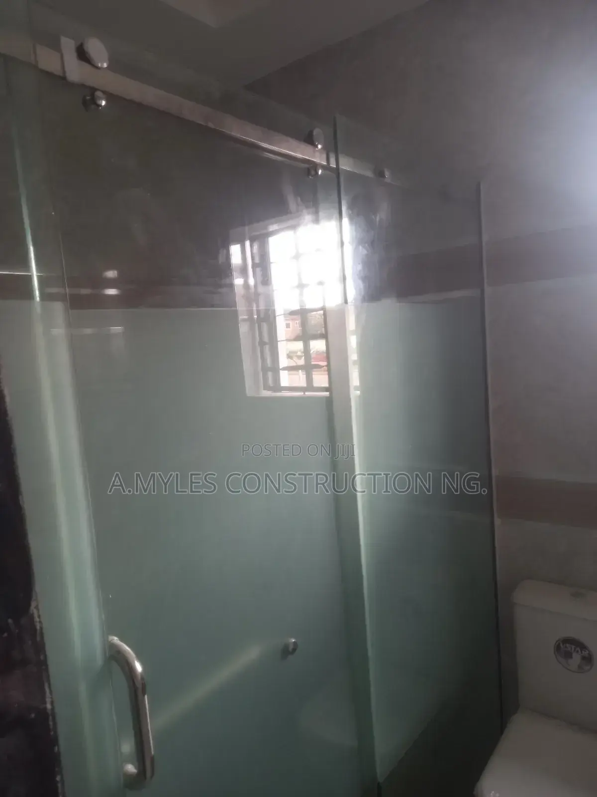 Shower Cubicles Flat Pipe