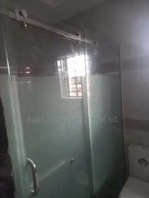 Shower Cubicles Flat Pipe