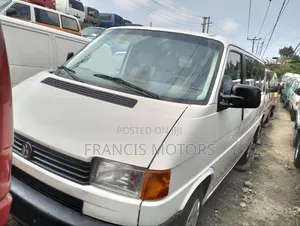 Volkswagen Transporter 2000 White