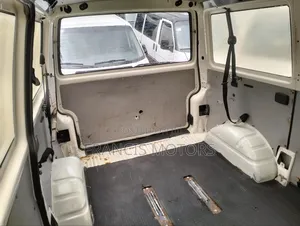 Volkswagen Transporter 2000 White