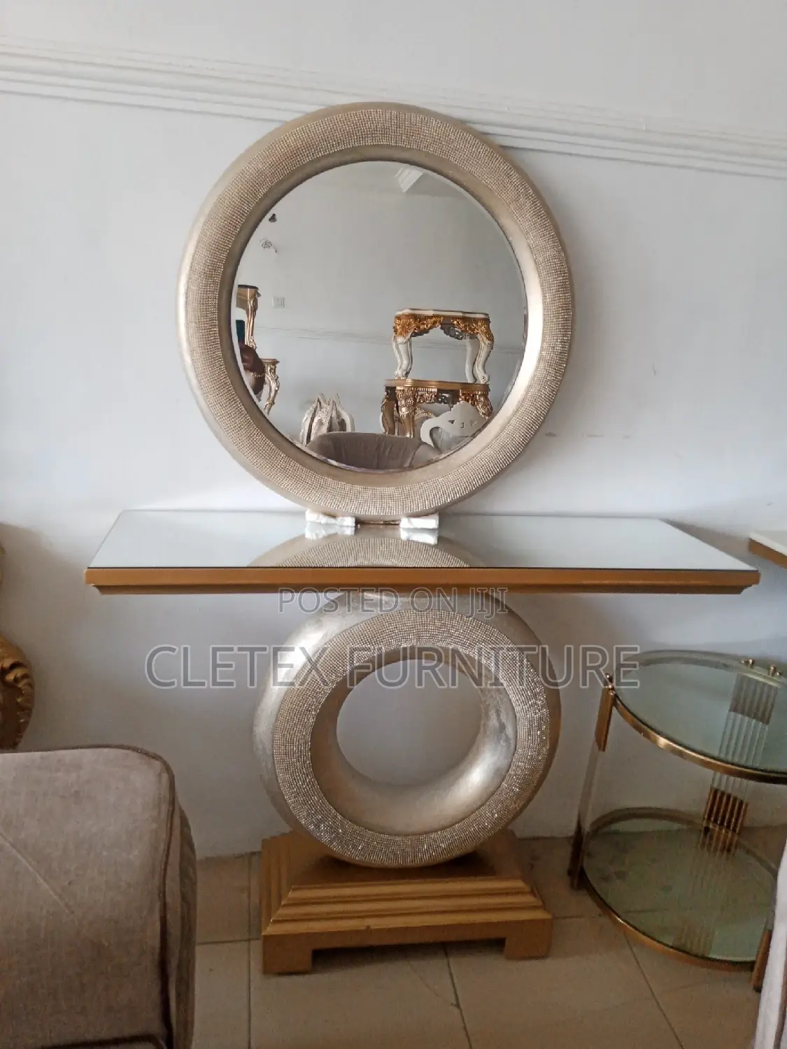 Unique Console Mirror