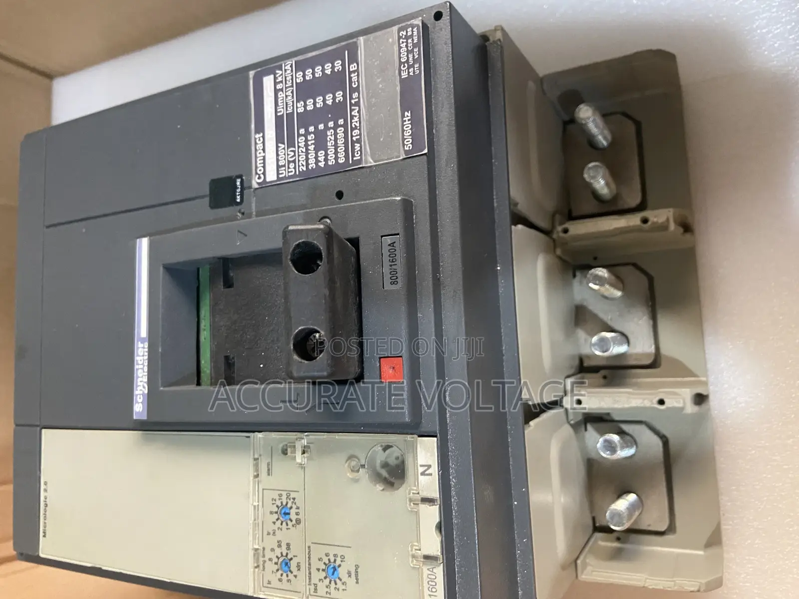 3p 1600A Schneider Breaker