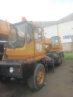 35 Tons Grove Crane Available For Sale