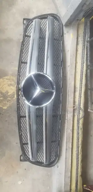 GLA250 2015 Front Bumper Grill