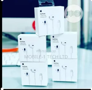 Apple Earpods With Ligtning Connector