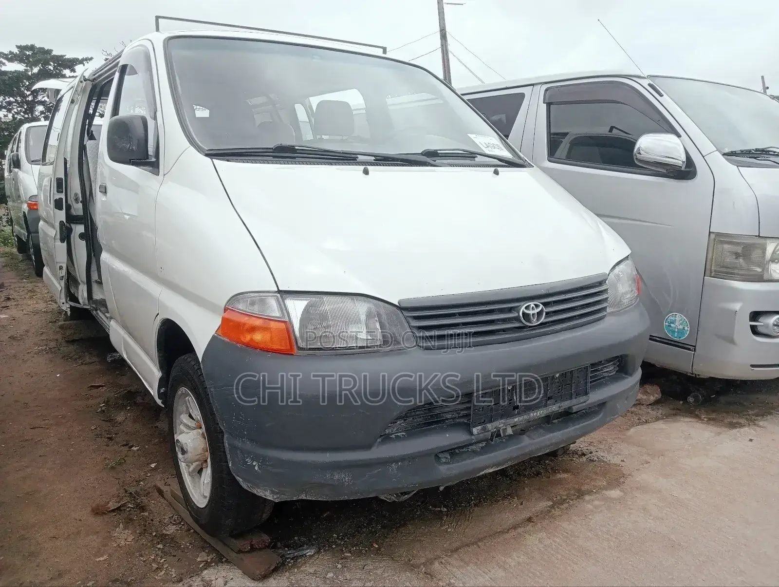 Toyota HiAce 2005 White