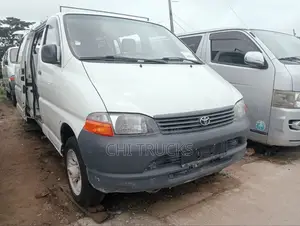 Toyota HiAce 2005 White