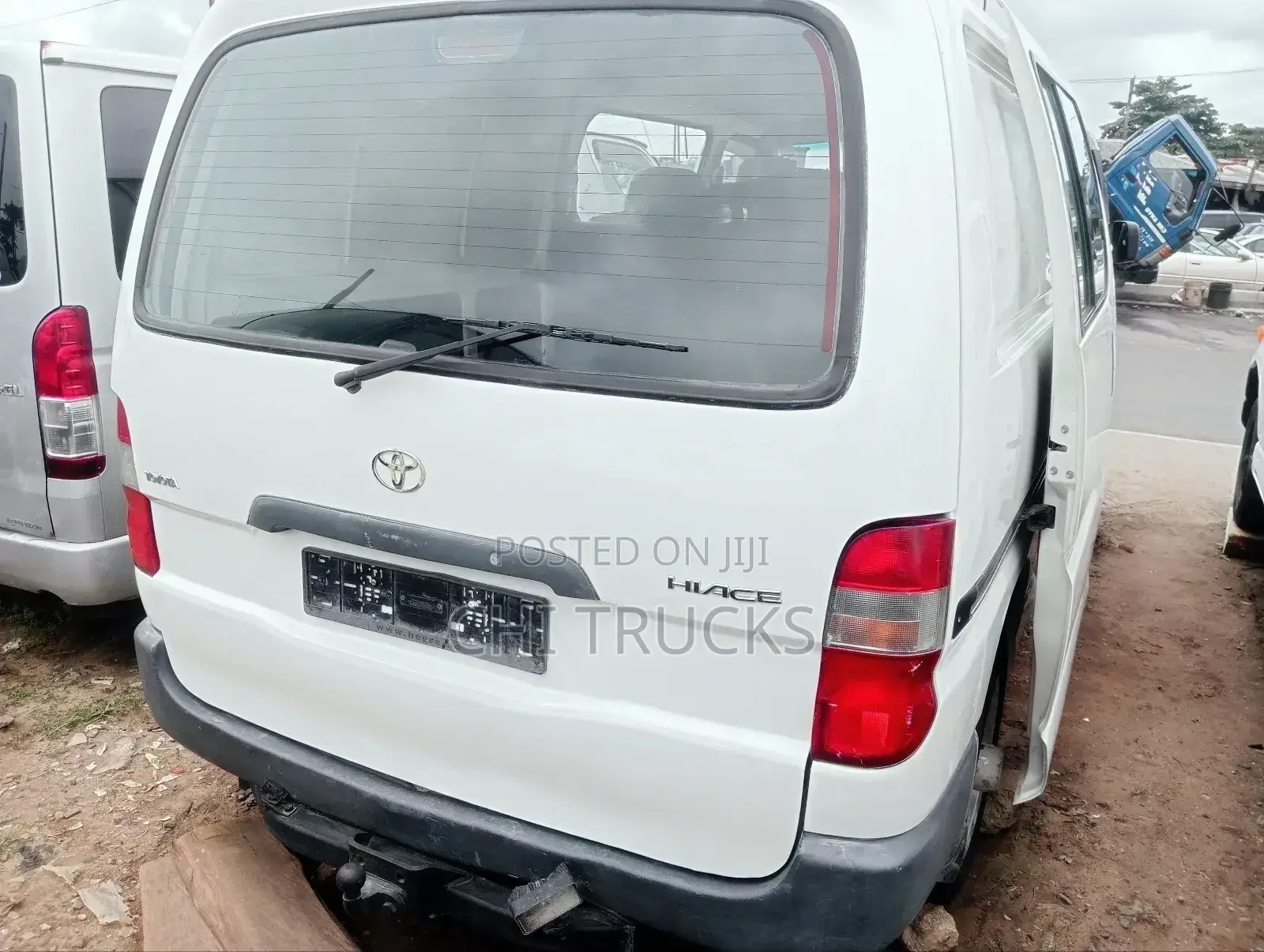 Toyota HiAce 2005 White