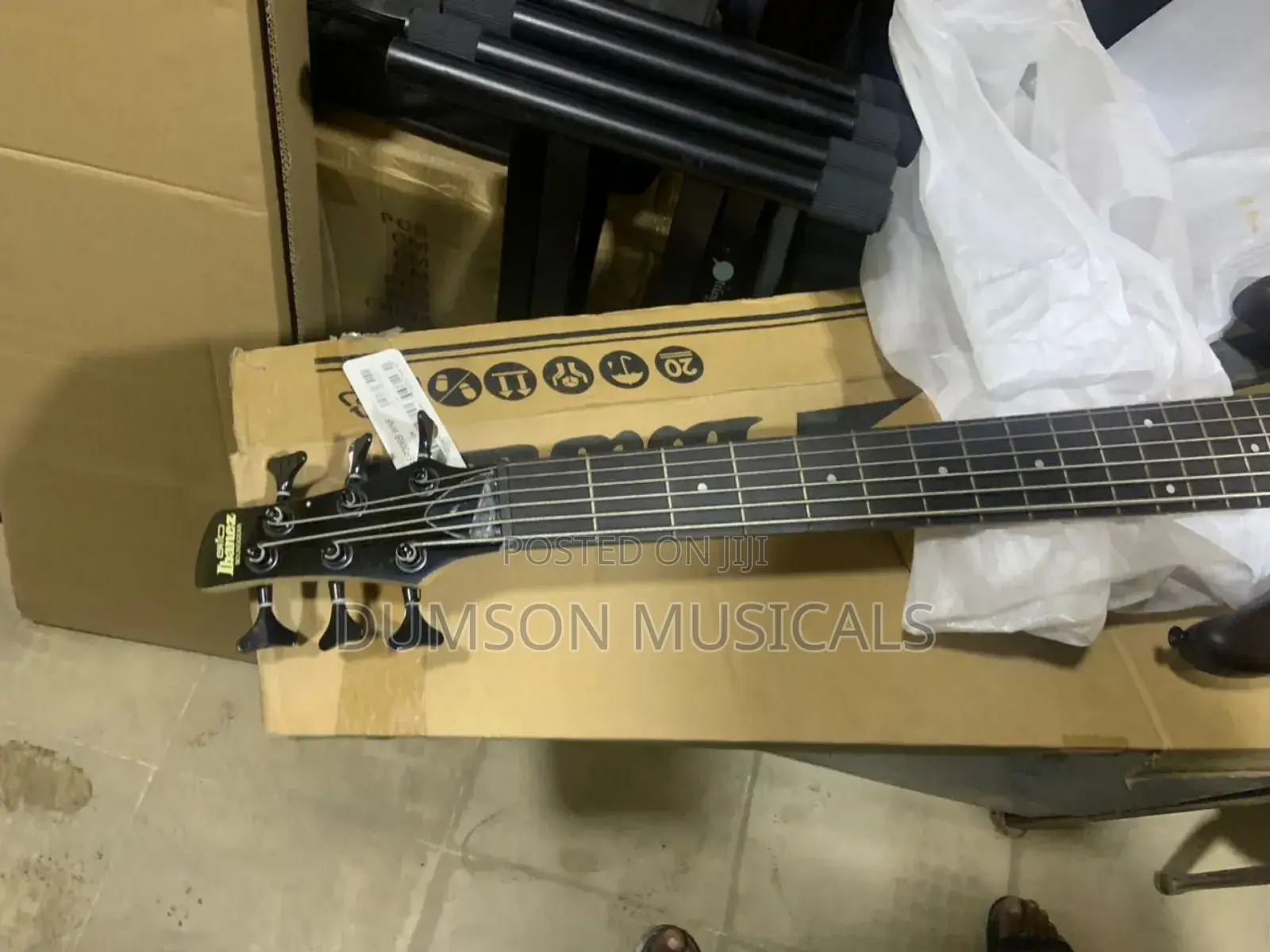 Ibanze Active 6 Strings Bass Guitar