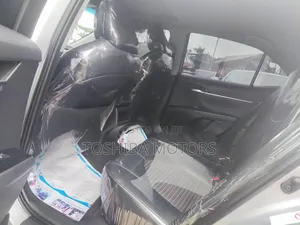 Toyota Camry SE (2.5L 4cyl 8A) 2019 Silver