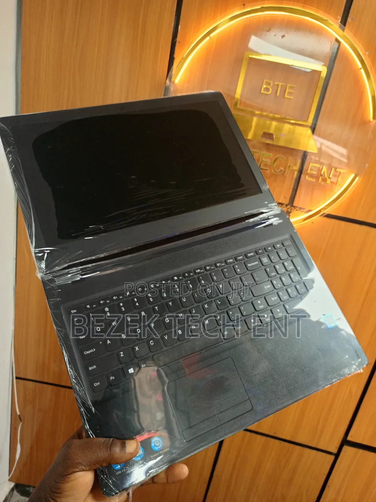 New Laptop Lenovo IdeaPad 110 8GB Intel Core I5 HDD+SSD 500GB