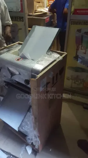 Pasta Maker Machine