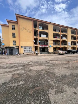 17sqm of Shop Space
