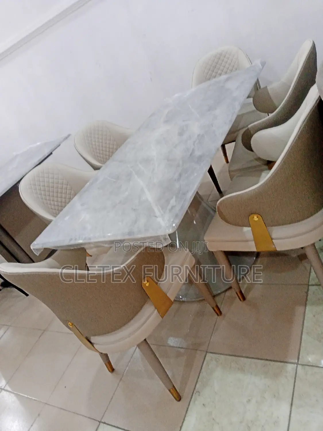 Quality Marble Top Dining Table by 6 Seaters
