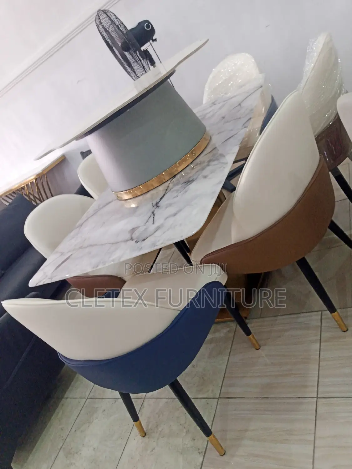 Quality Marble Top Dining Table by 6 Seaters