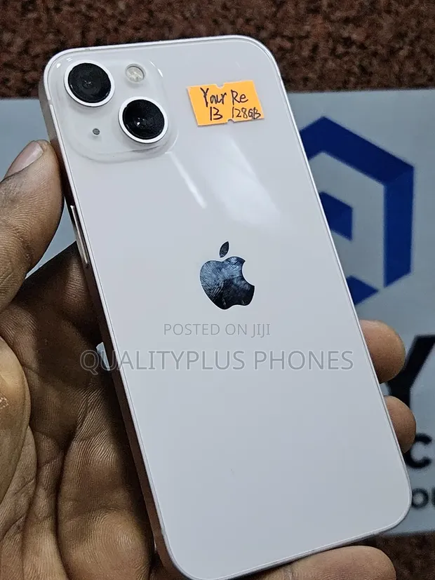 Apple iPhone 13 ホワイト 画面ひびあり 155461596_NjIwLTgyNy05MTRkNDIx