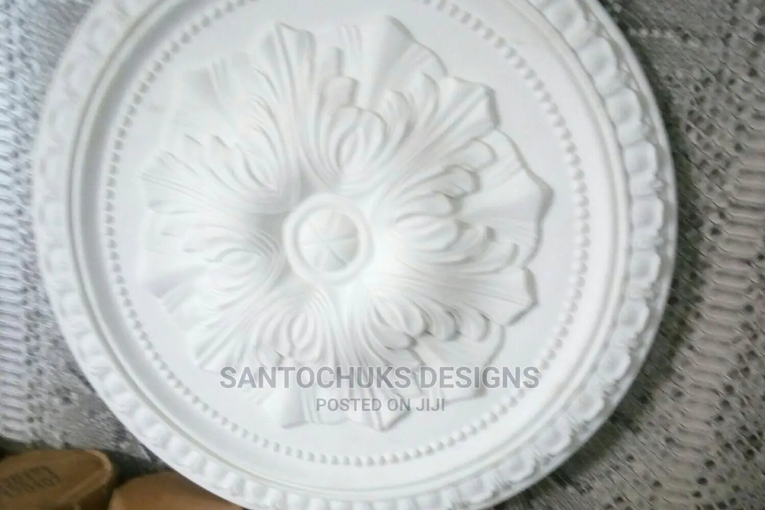 Cornice and Wallpapers