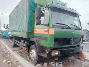 Mercedes Benz Cargo Truck 8bolt Wheels Green Colour