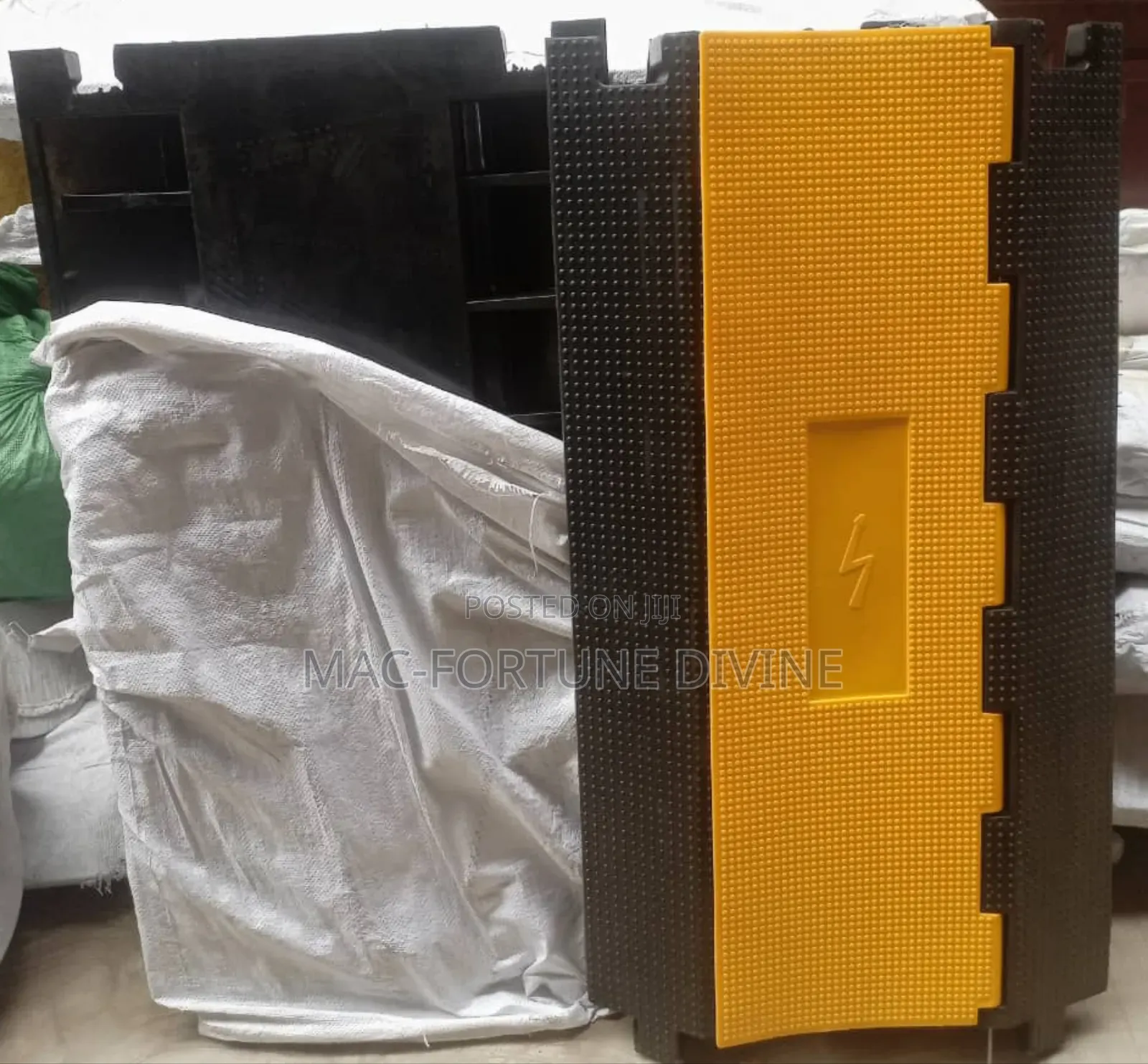 Standard 3channel Cable Protector Ramp 6lines Approximately