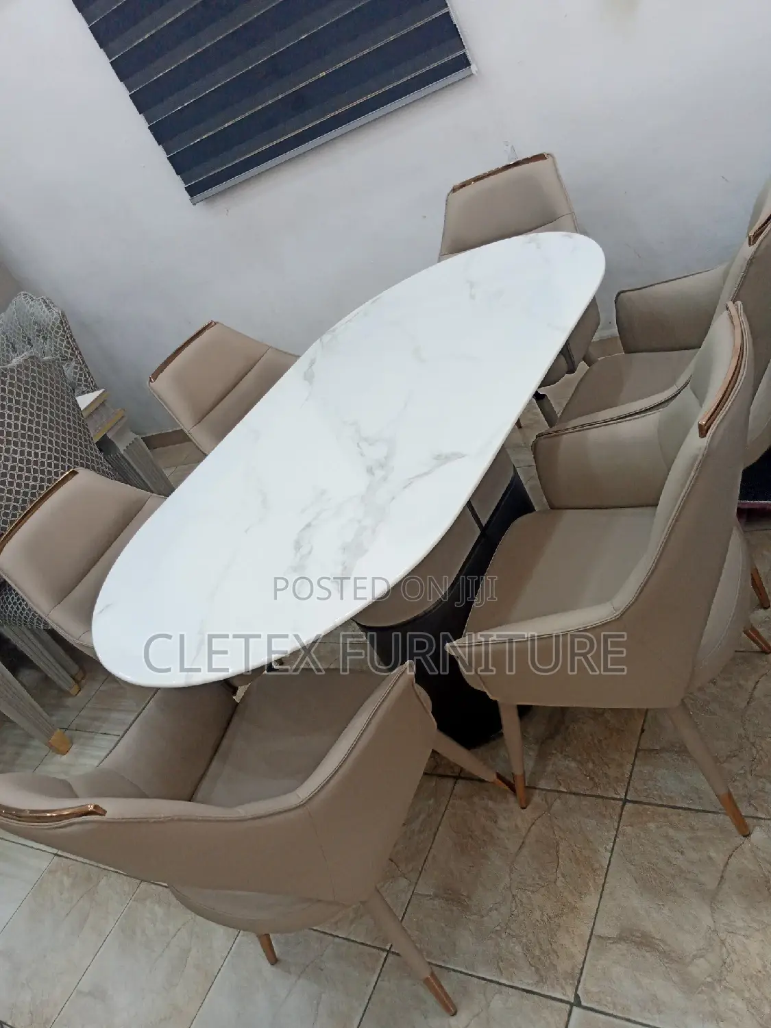 Quality Marble Top Dining Table by 6 Seaters