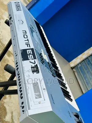 Photo - Direct Uk Used Keyboard Motif ES7