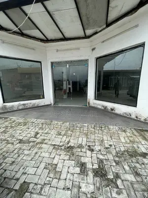 1000sqms Space to Let Groundfloor Facing Express
