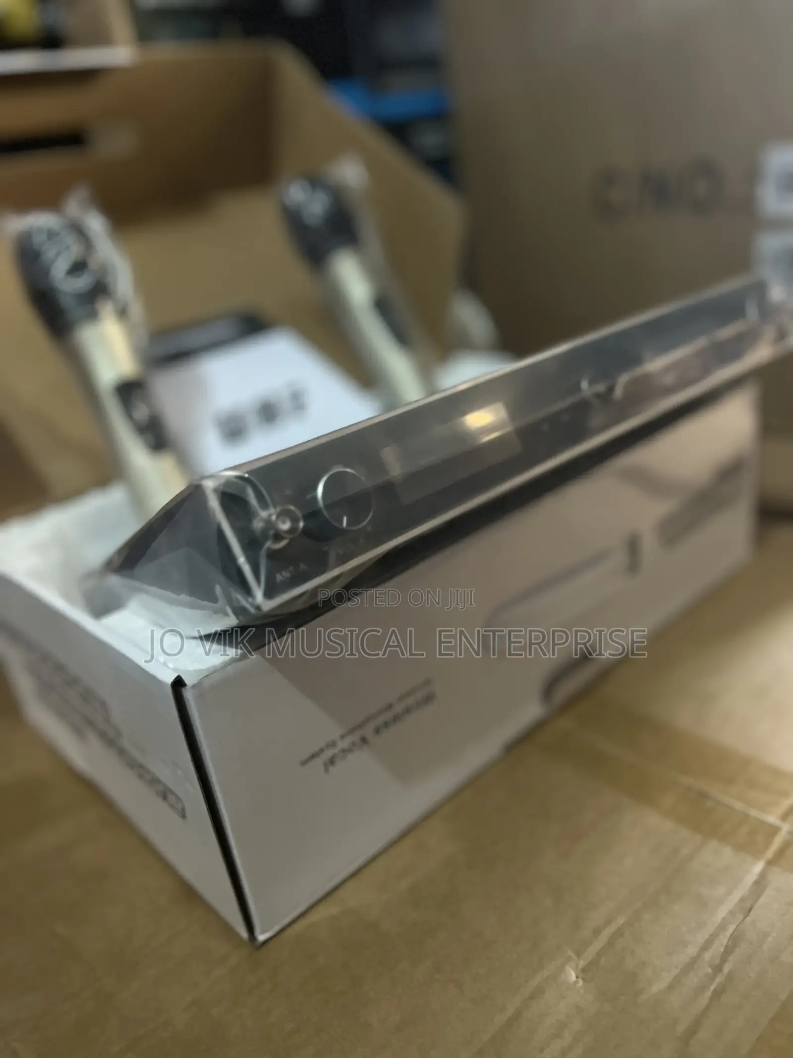 Shure" Ip-65 Professional Wireless Microphone System