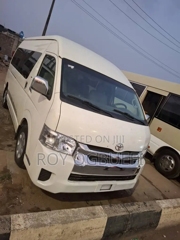 Toyota HiAce 2018 White