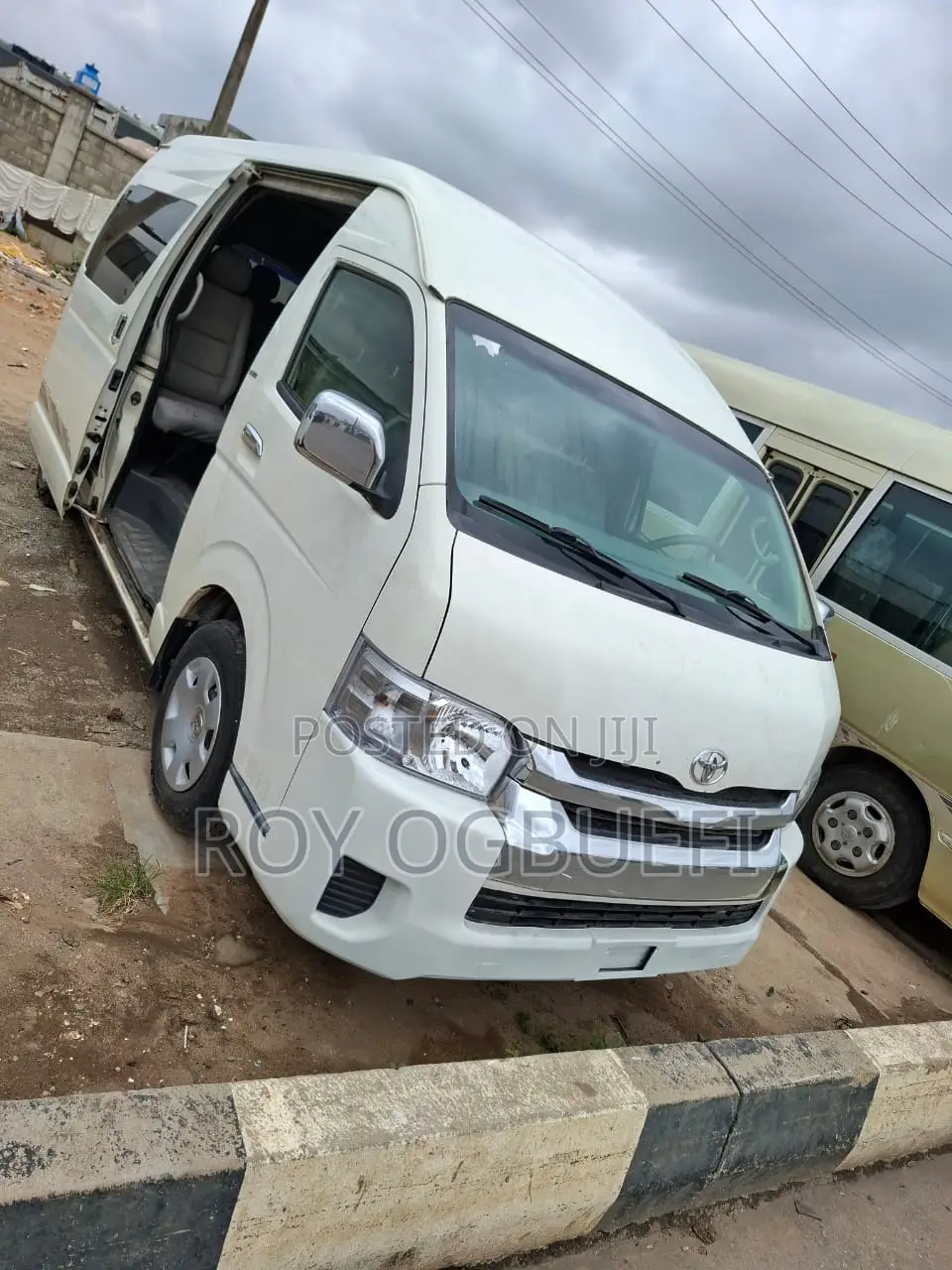 Toyota HiAce 2018 White