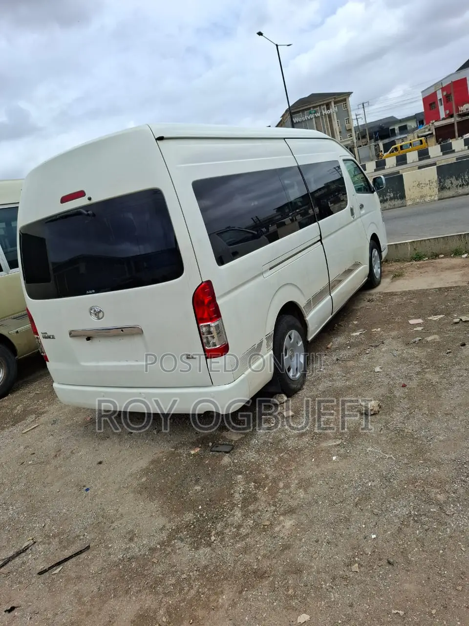 Toyota HiAce 2018 White