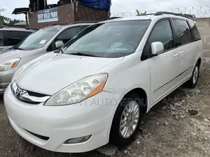 Toyota Sienna Limited 7 Passenger 2010 White