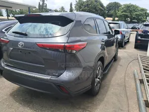 Toyota Highlander Limited 2021 Gray