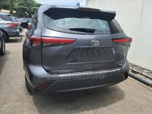 Toyota Highlander Limited 2021 Gray