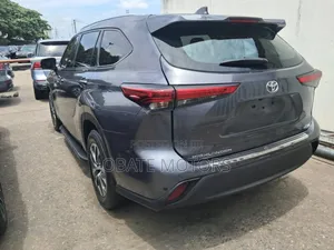 Toyota Highlander Limited 2021 Gray