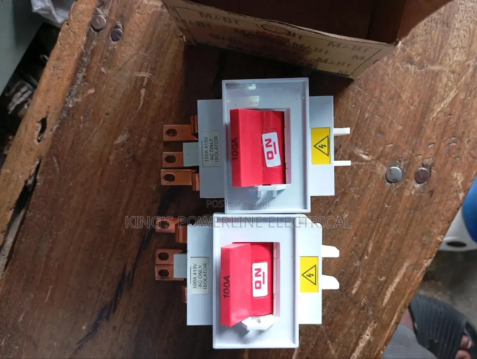 100 AMPS Main Switch