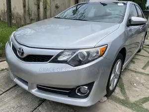 Toyota Camry 2014 Silver
