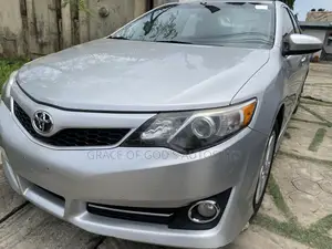 Toyota Camry 2014 Silver